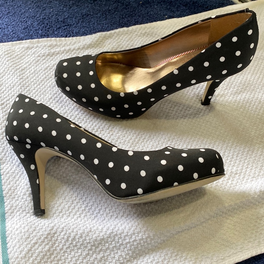 Polka dot pumps